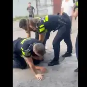 bataie gif gif