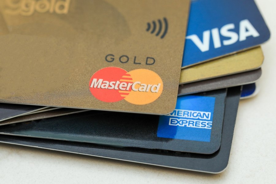 Șefii băncilor britanice intenționează să creeze o alternativă la Visa și Mastercard, pe fondul temerilor legate de Trump