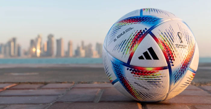 La CM Qatar 2022, mingea oficială este plină de senzori. Foto FIFA
