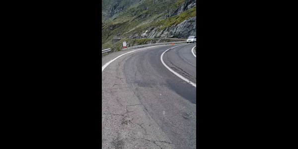 Turist american suspendat cu motocicleta pe Transfăgărășan Sursa Timotour mp4 thumbnail png
