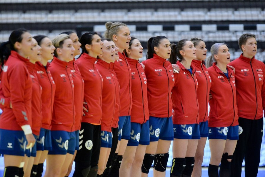  Încă o victorie tricoloră: Naţionala feminină de handbal a României a învins formaţia Elveţiei cu scorul de 33-28