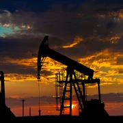 sonde petroliere sonda petroliera foto shutterstock