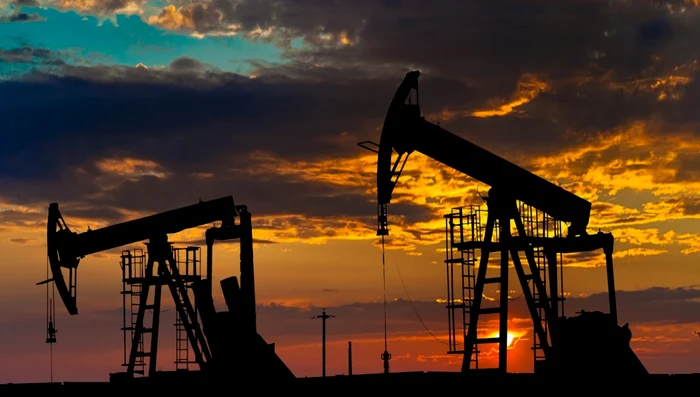 sonde petroliere sonda petroliera foto shutterstock
