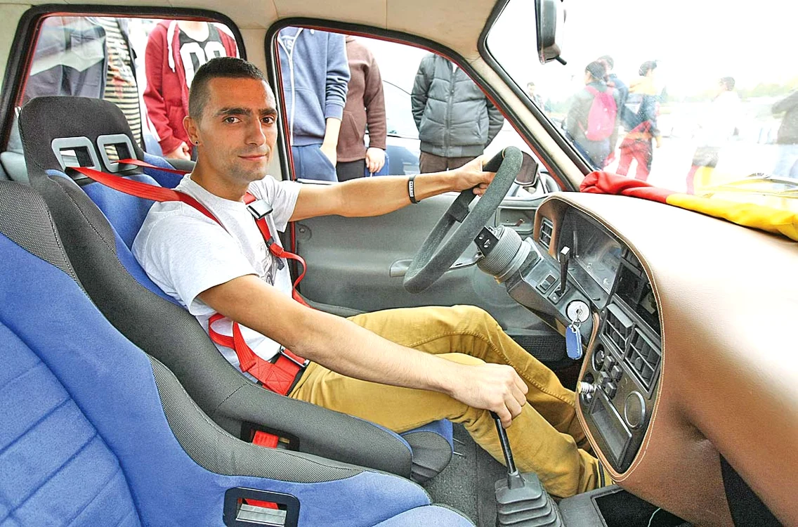 Interiorul  şi motorul maşinii au fost  complet modificate