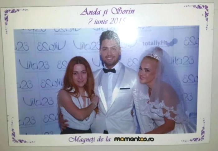De la nunta Andei Adam, invitații au rămas cu magneți de frigideri imprimați cu pozele lor