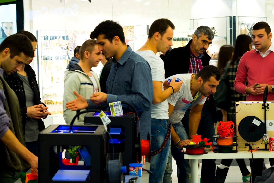 Imprimantele 3D au ajuns şi în mall. FOTO Răzvan Băltăreţu/Adevărul