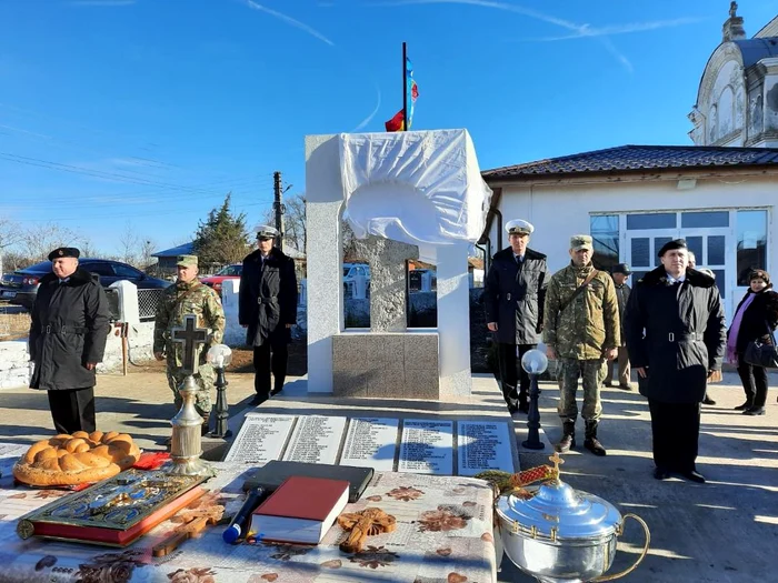 Monumentul eroilor din Dărăbani. FOTO Remus Macovei