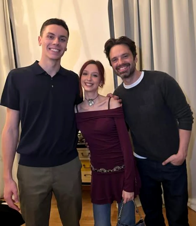 David Popovici şi iubita lui, alături de Sebastian Stan. FOTO: Instagram