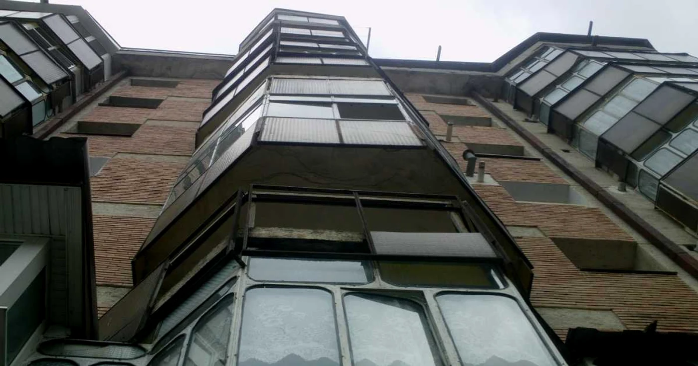 Sute de botosaneni sunt nevoiti sa urce cate 150 de trepte pe zi FOTO Adevarul