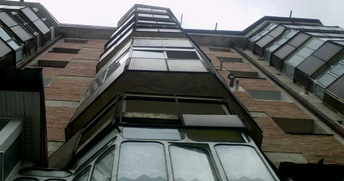 Sute de botosaneni sunt nevoiti sa urce cate 150 de trepte pe zi FOTO Adevarul