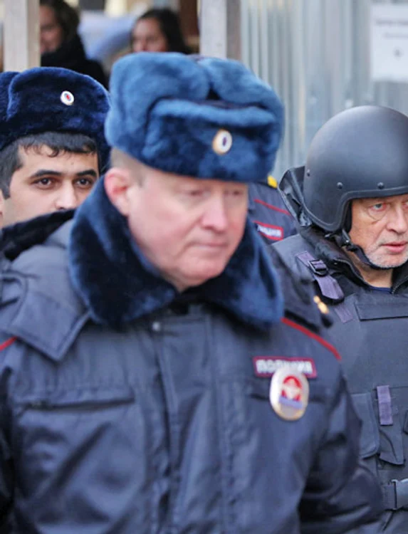 Profesorul care se deghiza  în personajul  istoric riscă 15 ani  de puşcărie