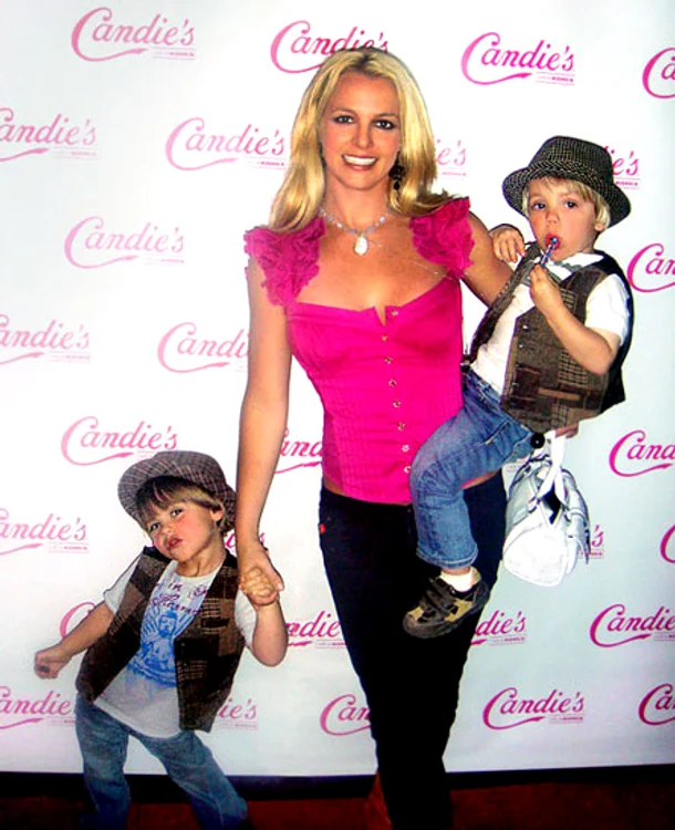 Britney Spears alături de cei doi fii ai săi