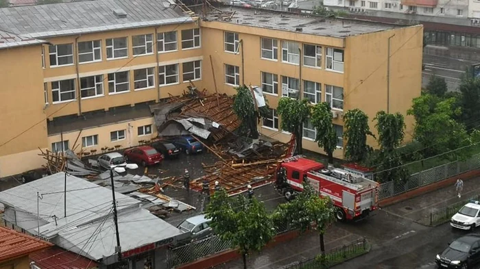 Colegiul Economic din Bacău FOTO zdbc.ro