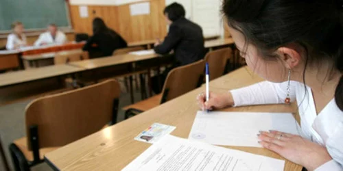 Elevii au început de ieri testările iniţiale. Foto arhivă