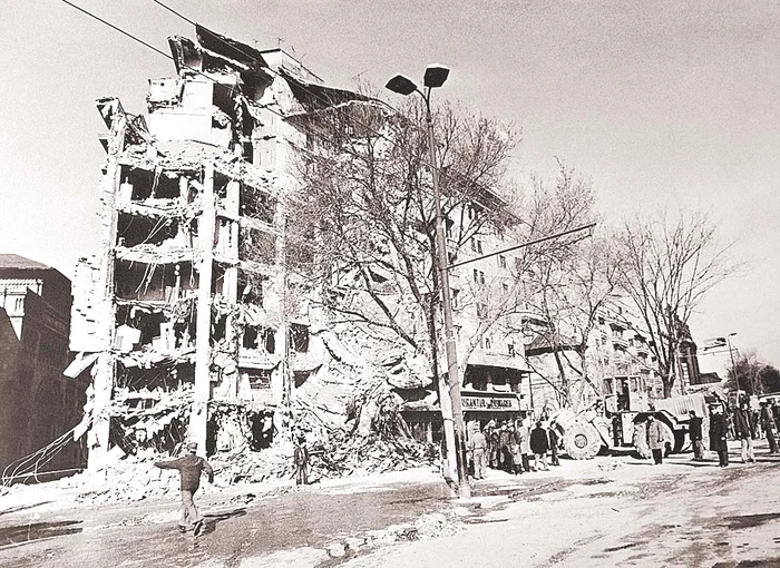 
    1997. Redobândirea  cetăţeniei  