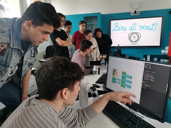 Smart Lab la Liceul de Informatică din Timișoara FOTO Ștefan Both
