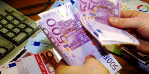 Costurile taxei unice europene pe tranzacţiile financiare vor fi suportate tot de contribuabilul de rând 