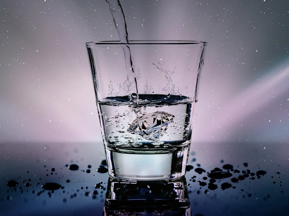 Apa alcalină este cea mai bună pentru sănătate / foto: Pixabay