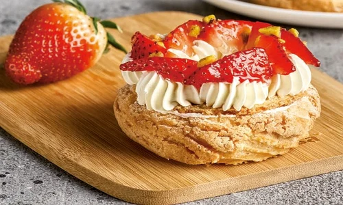 Choux craquelin cu căpșuni jpg