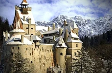 Secretele Castelului Bran De ce l au botezat turiştii „Castelul lui Dracula“ şi ce au găsit britanicii care au căutat fantome pe coridoarele lui jpeg