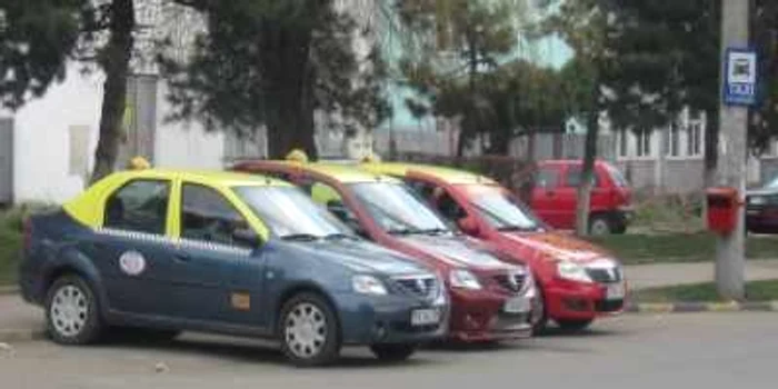 Suceava: Taxiurile vor purta ecusoane antipiraterie