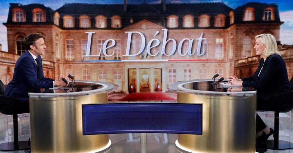 Marine Le Pen anunță că se pregătește să candideze la președinția Franței și prevestește un mandat mai scurt pentru Macron