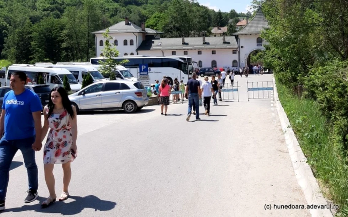 manastirea prislop foto daniel guta adevarul
