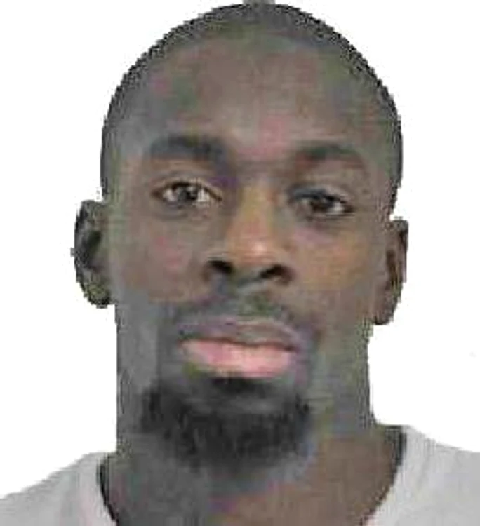 Amedy Coulibaly (32 de ani)  a fost răpus în faţa magazinului 
