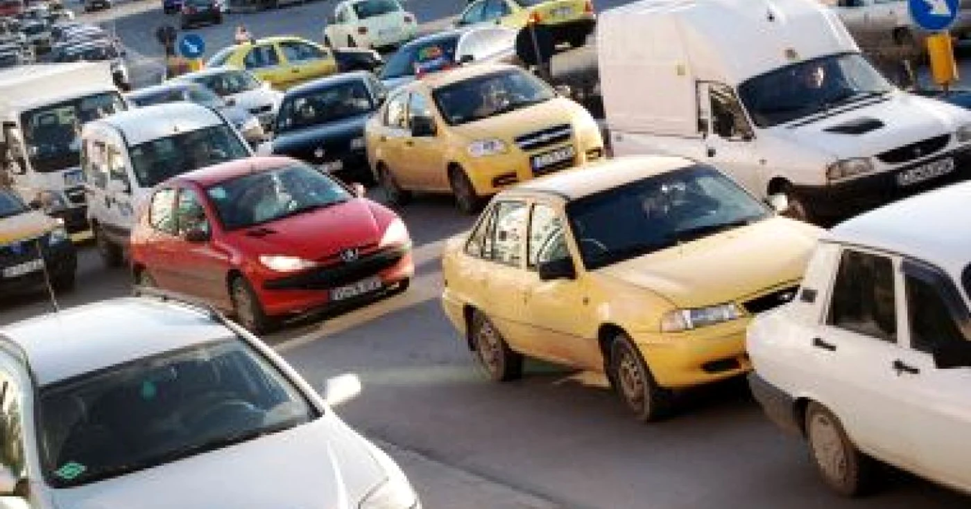 În toate intersecţiile s-au format ambuteiaje