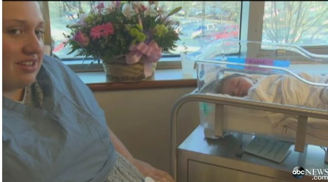 
    Ellie este sănătoasă şi cântăreşte 4.5 kilogrameFoto ABC News  