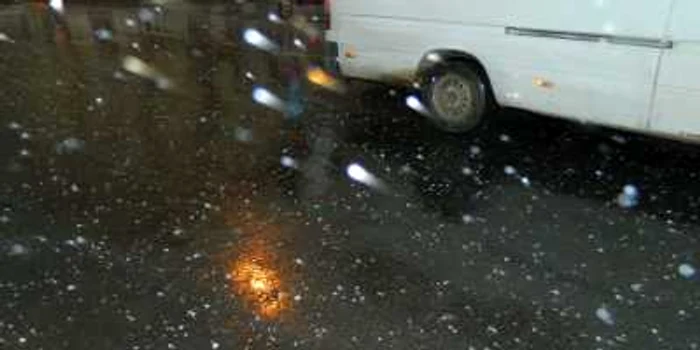 Gheaţa a căzut timp de cinci minute