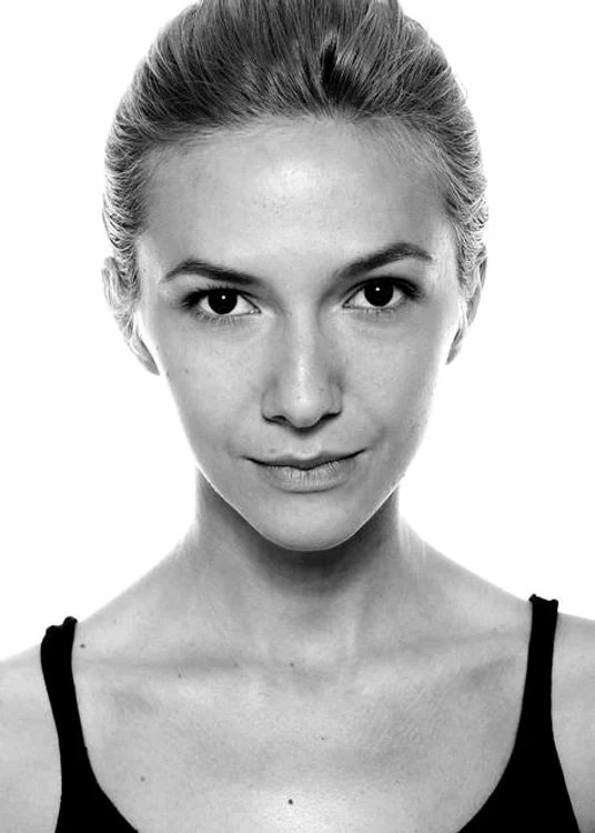 Adela Popescu nmachiată