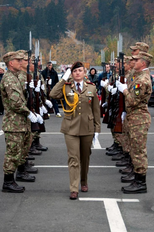 Onor la căpitan FOTO Presamilitară.ro