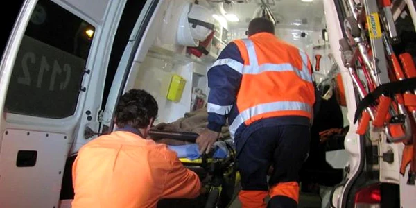 Conducătorul mopedului a neglijat să poarte cască de protecţie