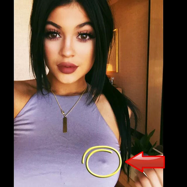 
    Kim Kardashian (33de ani) susţine că sora ei nu are operaţii esteticeFoto: AFP  