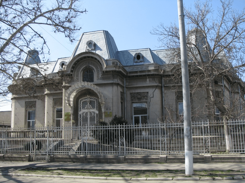 Povestea cutremurătoare a conacului cu stafii în care a fost zidit cadavrul unei frumoase femei 