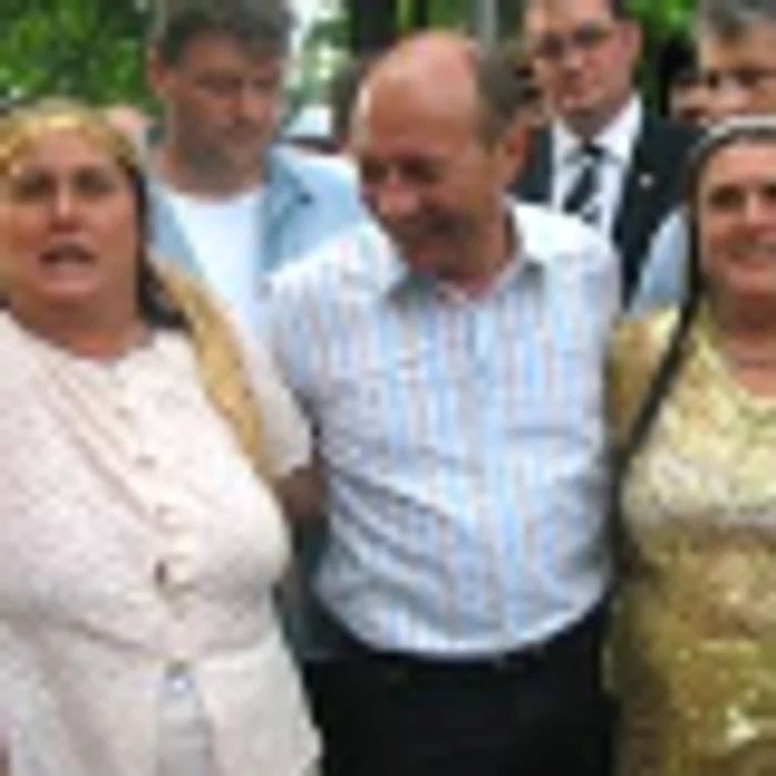 traian basescu romi