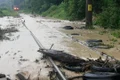 tren blocat pe calea ferata din cauza inundatiilor jpeg