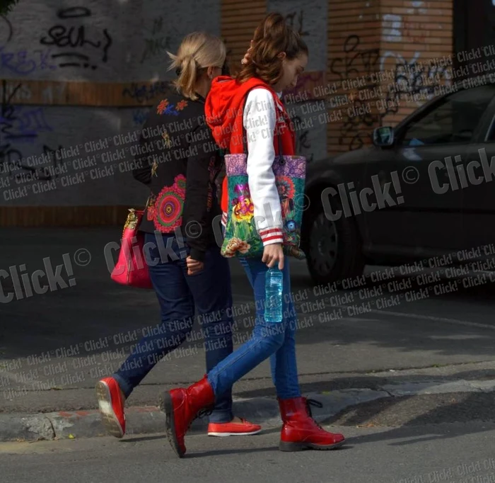 Lucia Bubulac şi fiica ei, Daria, arată foarte bine împreună. (Foto: Alex Muscaliu)