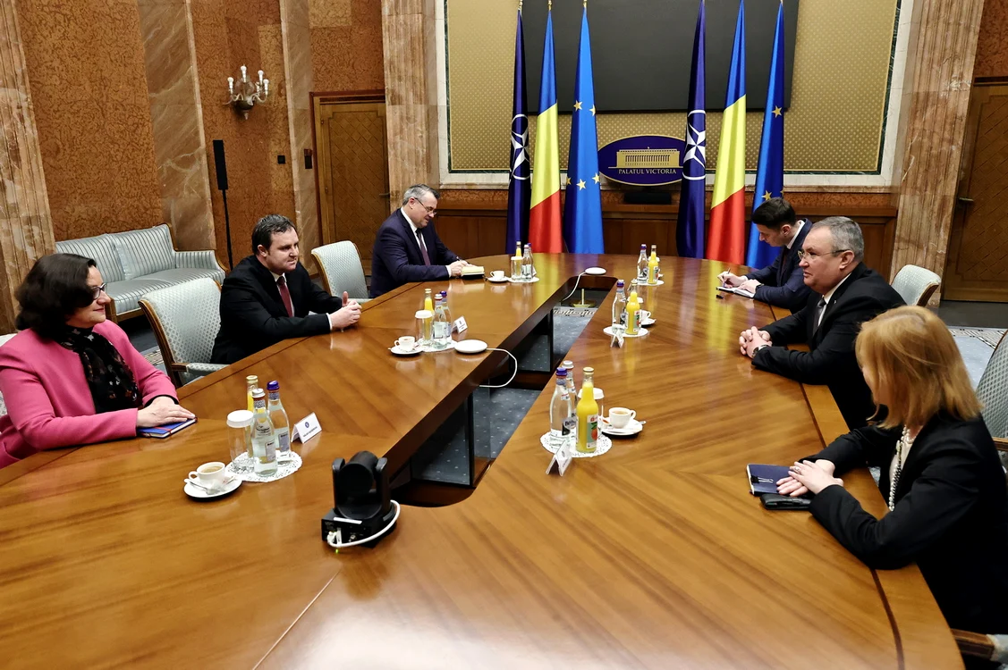 Întrevederea premierului cu ambasadorul Cehiei și Slovaciei FOTO: GOV.RO