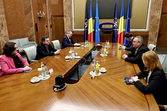 Întrevederea premierului cu ambasadorul Cehiei și Slovaciei FOTO: GOV.RO