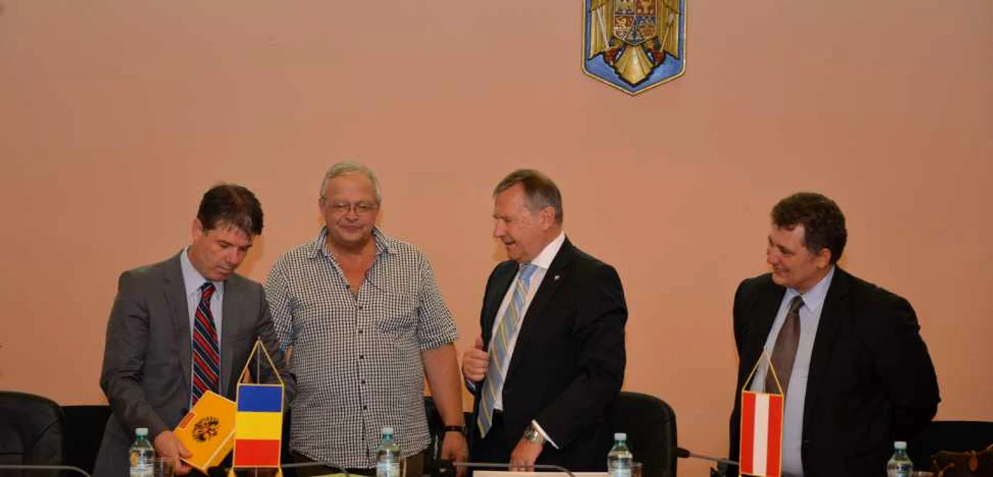 Ambasadorul Austriei la Bucureşti a devenit cetăţean de onoare al Braşovului. FOTONikon