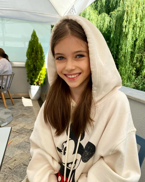 7 interviu iulia albu acasa la maruta mikaela 04 jpg jpeg