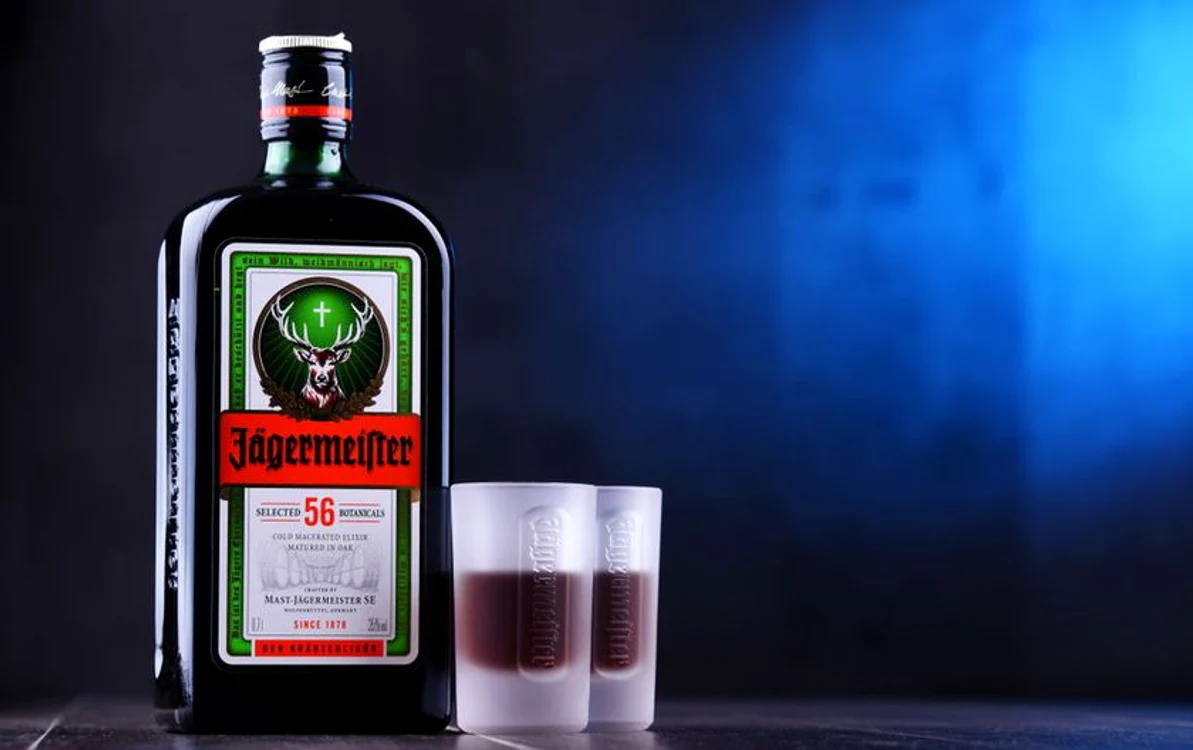 În 1935, după ce a preluat afacerea tatălui său, Curt a conceput reţeta pentru Jägermeister @Shutterstockclickpentrufemei.ro