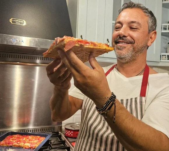 Sorin Bontea a dezvăluit rețeta sa de pizza. FOTO Instagram