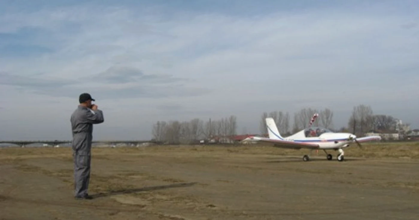 Aterizarea avioanelor a fost coordonată de un pilot de la Suceava