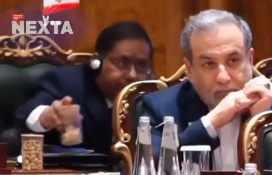 Scenă memorabilă la summitul BRICS. Un diplomat a mâncat toate nucile de pe masă și și-a lins degetele până i s-a luat bolul din față