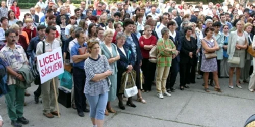 Se vor comasa clase, iar profesorii vor avea 18 ore de predare pe săptămână