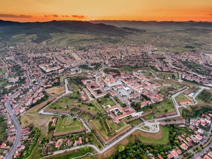 Imagine aeriană a oraşului Alba Iulia. Foto: Shutterstock