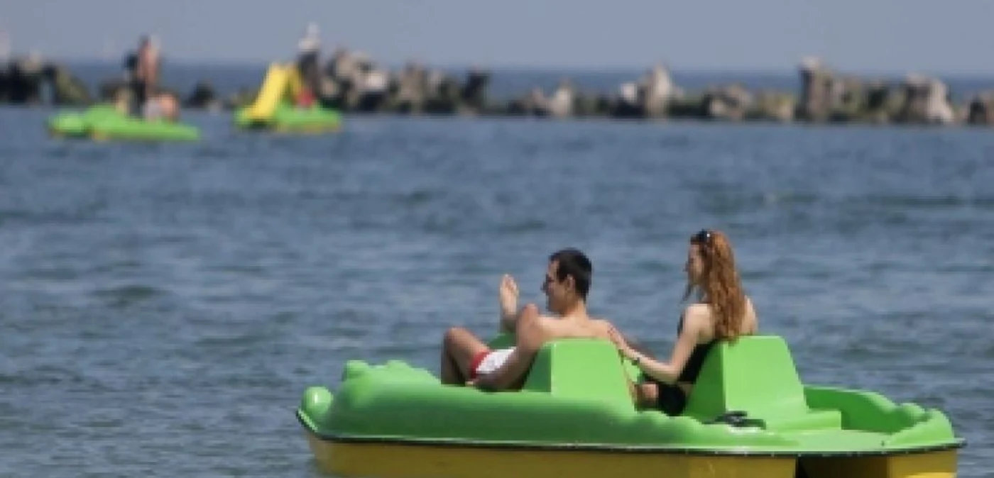 Incident pe mare: o tânără a fost rănită de un skijet FOTO Adevărul